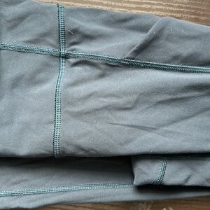 Lululemon navy blue leggings with pockets